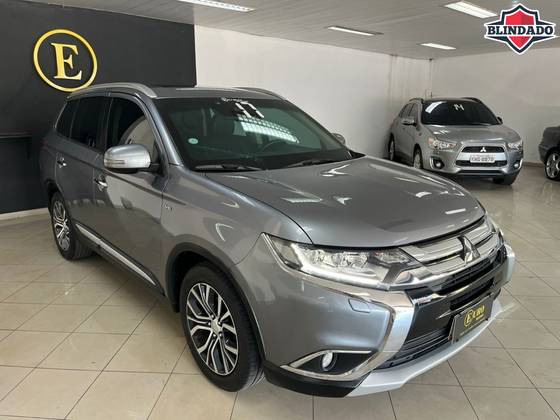 MITSUBISHI OUTLANDER 3.0 GT 4X4 V6 24V GASOLINA 4P AUTOMÁTICO